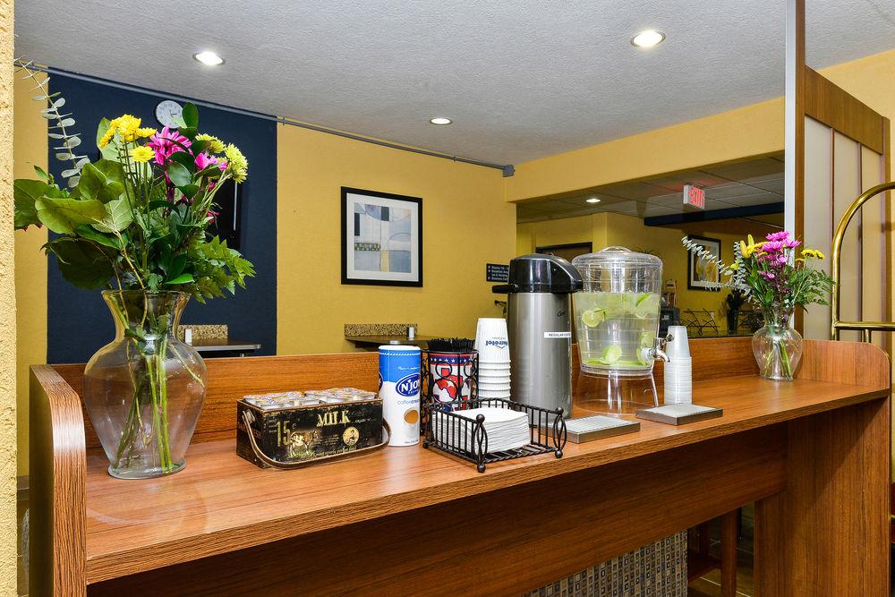 Microtel Inn & Suites By Wyndham New Braunfels I-35 Eksteriør billede