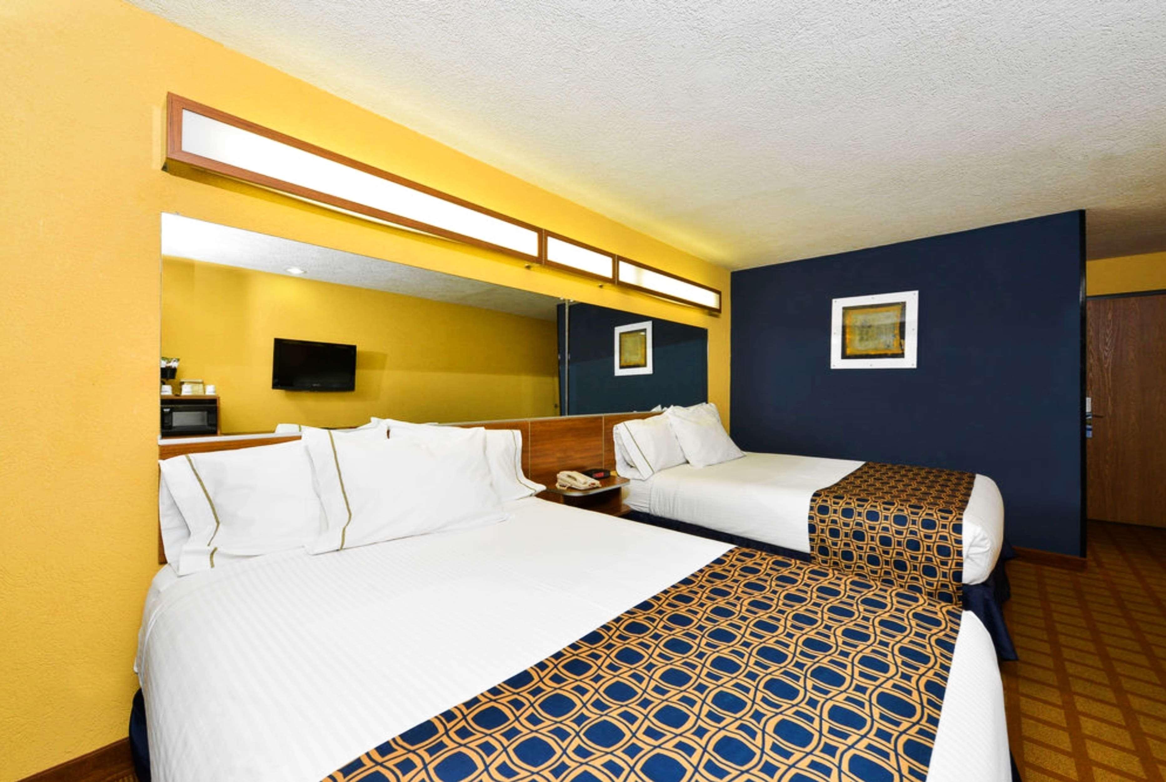 Microtel Inn & Suites By Wyndham New Braunfels I-35 Eksteriør billede