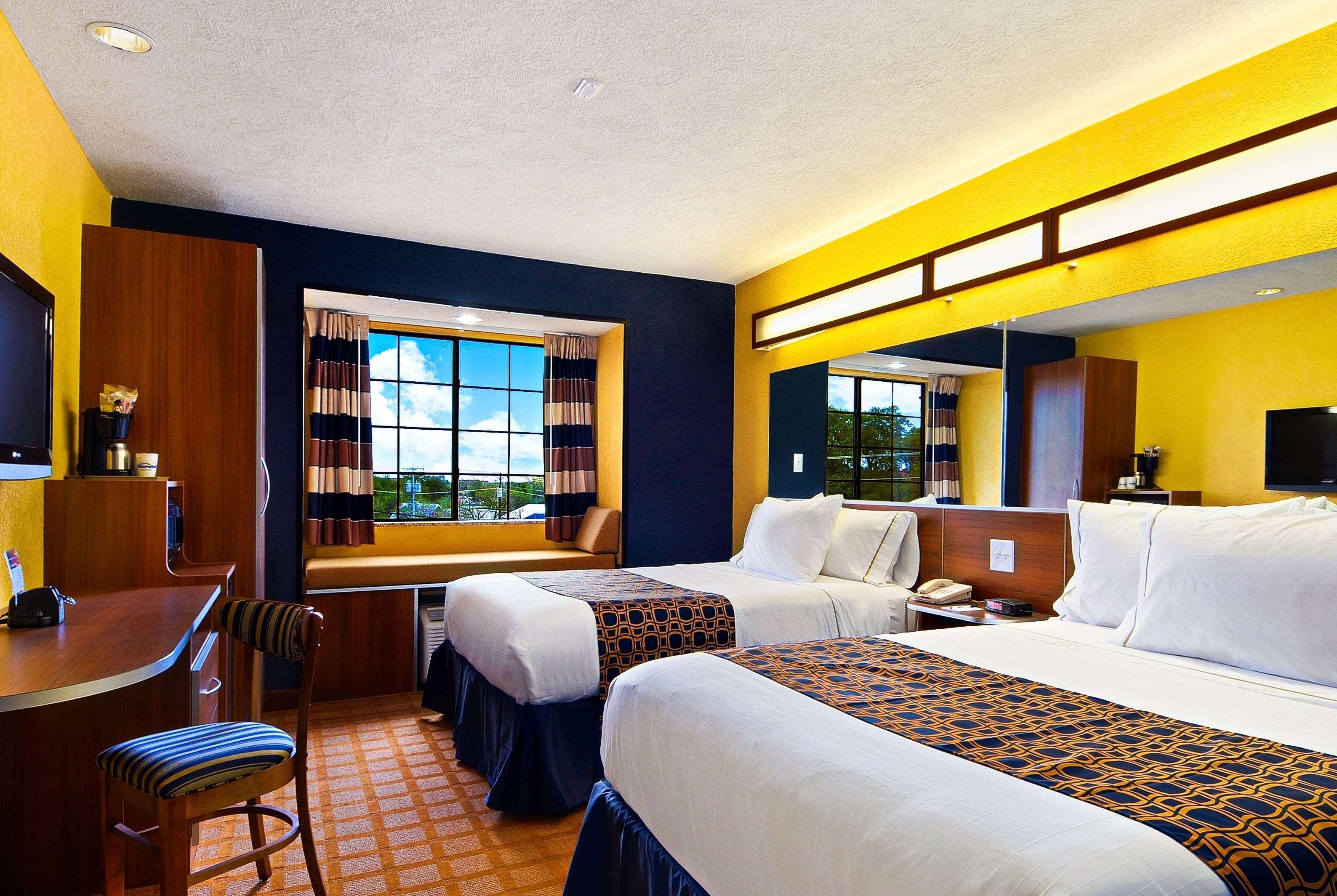 Microtel Inn & Suites By Wyndham New Braunfels I-35 Eksteriør billede