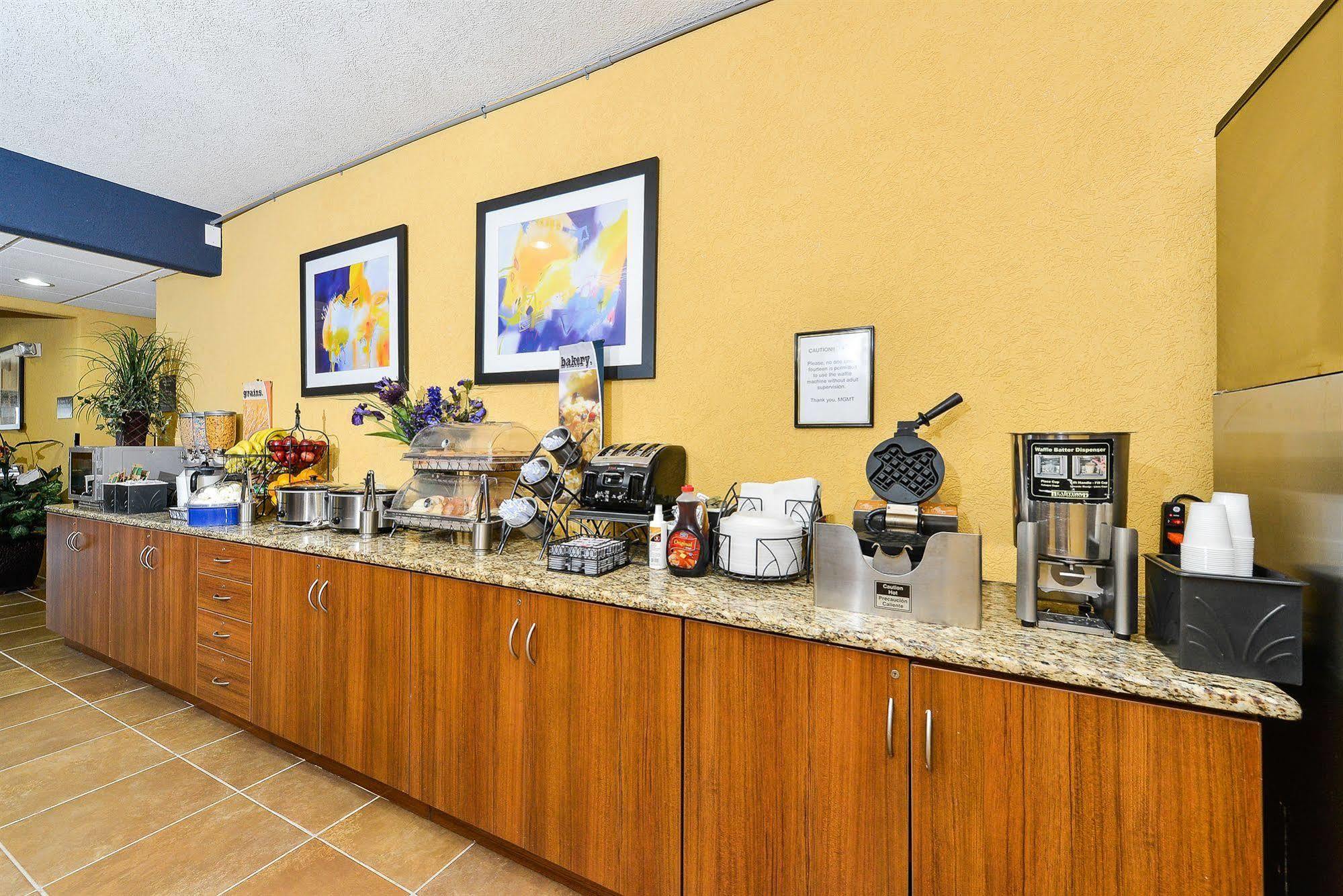 Microtel Inn & Suites By Wyndham New Braunfels I-35 Eksteriør billede